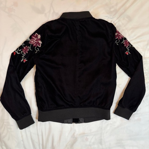 Floral Embroidered Black Velvet Bomber Jacket size small - Picture 8 of 8